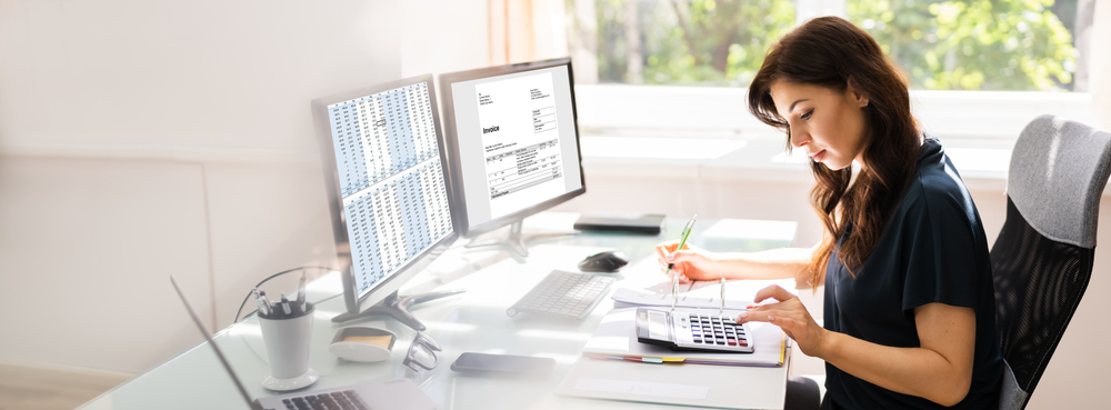 Difference between accounting and invoicing software